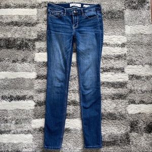 Classic Low-Rise Super Skinny Jeans